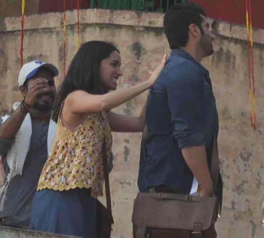 shraddha kapoor and arjun kapoor in banaras for half girlfriend