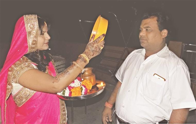 By Deedar Suhaginon moon sought by the longevity of husband