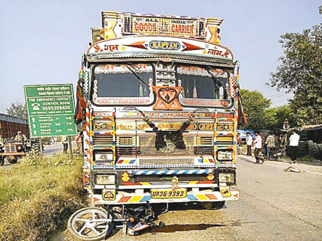 Father truck collision Killed, son injured