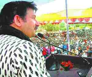 Manoj Tiwari promised a mini stadium