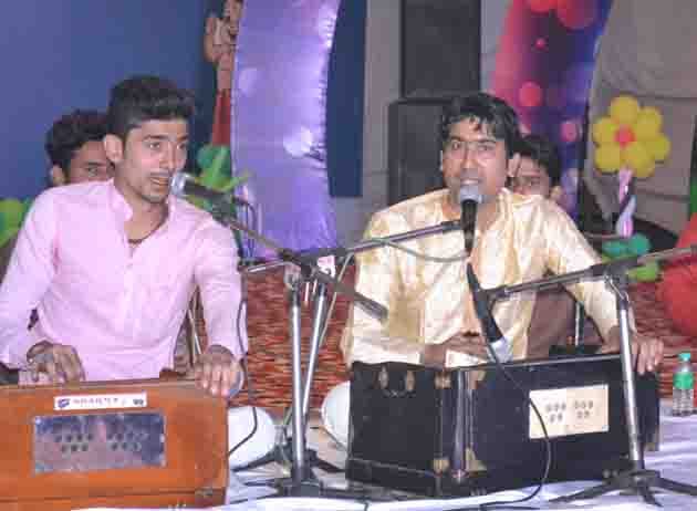 Shilpgram melodies laced evening of qawwali Fair