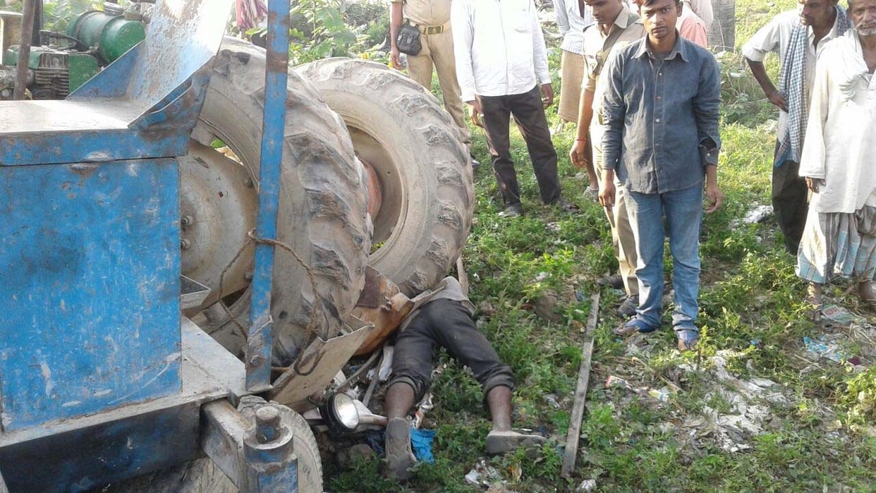  two died in road accident in UP's Varanasi