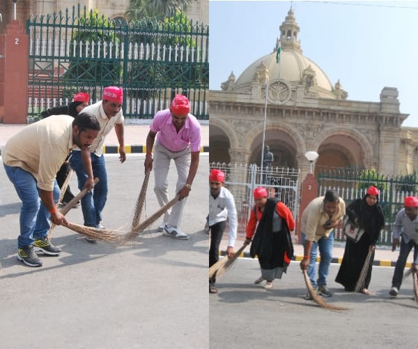 shikshamitra protest for their demands.