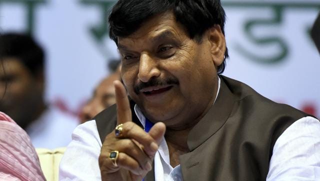 shivpal yadav says ploting to break sp 