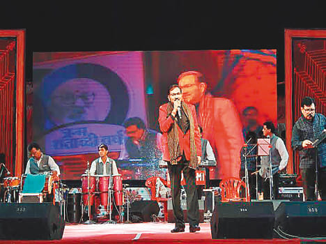 Amitabh's voice to shake Sudesh