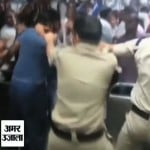 देखिए, मुंबई लोकल में गुंडागर्दी, RPF जवानों को भी नहीं छोड़ा