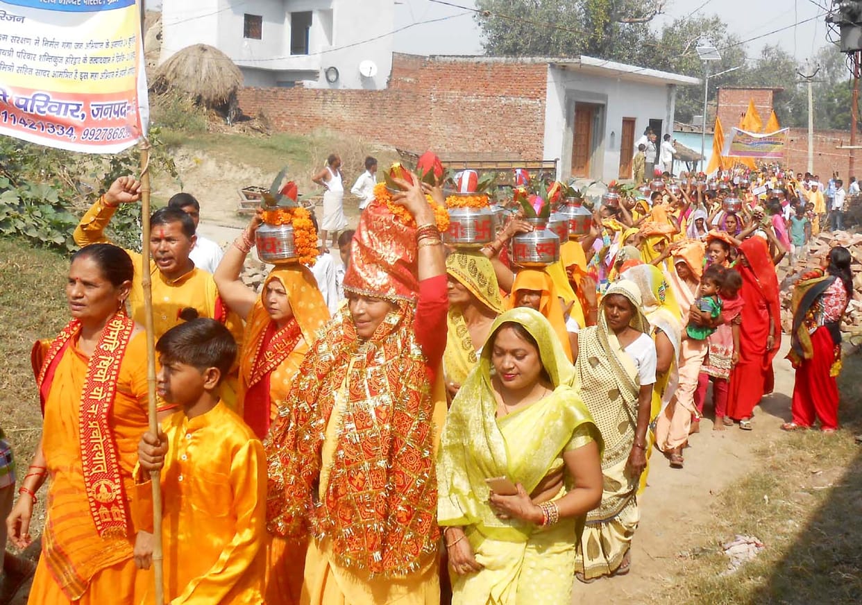 The women took the urn travel