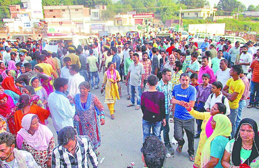 district hospital riasi admitted victims of bus accident