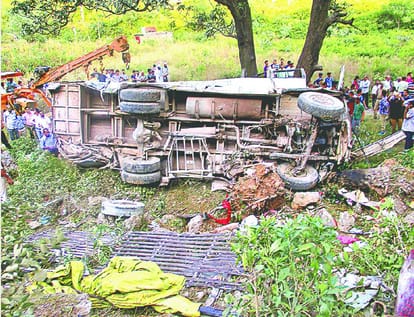 Jammu Kashmir bus accident: dozens of people died