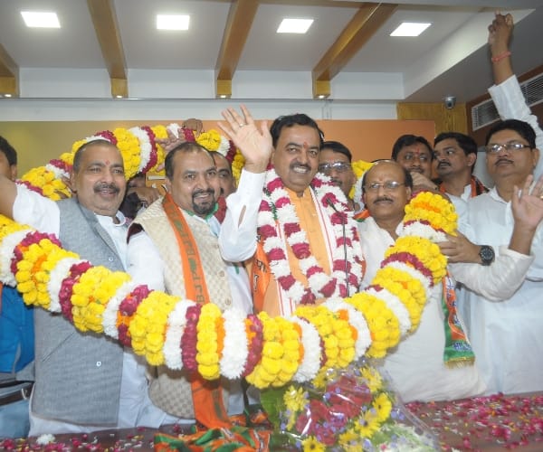 many leaders join BJP in Lucknow.
