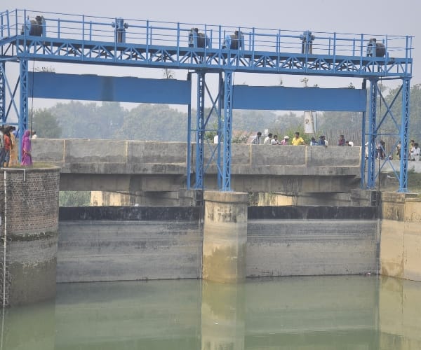  police found a girl's body in   river in Lucknow.