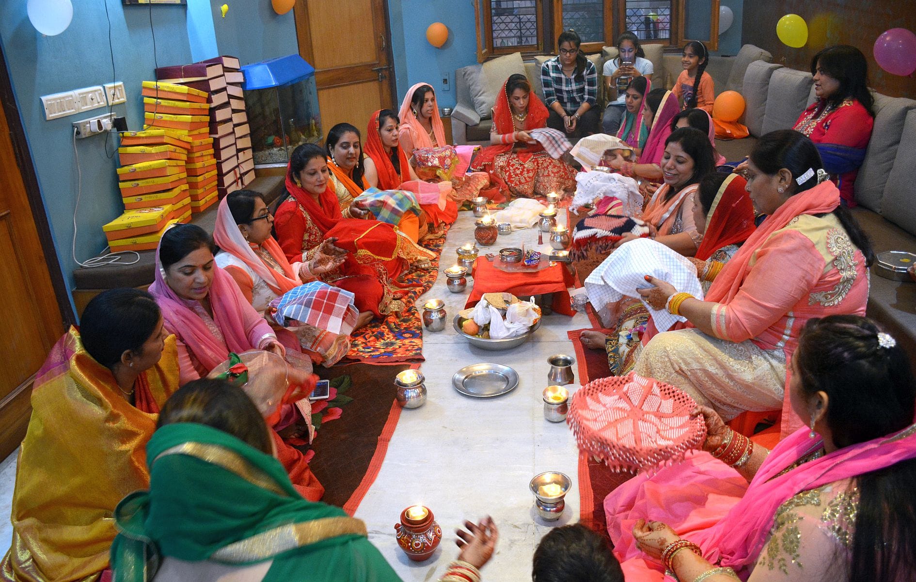 karva chauth 2018 Wear Clothes colour according to Zodiac sign For Luck