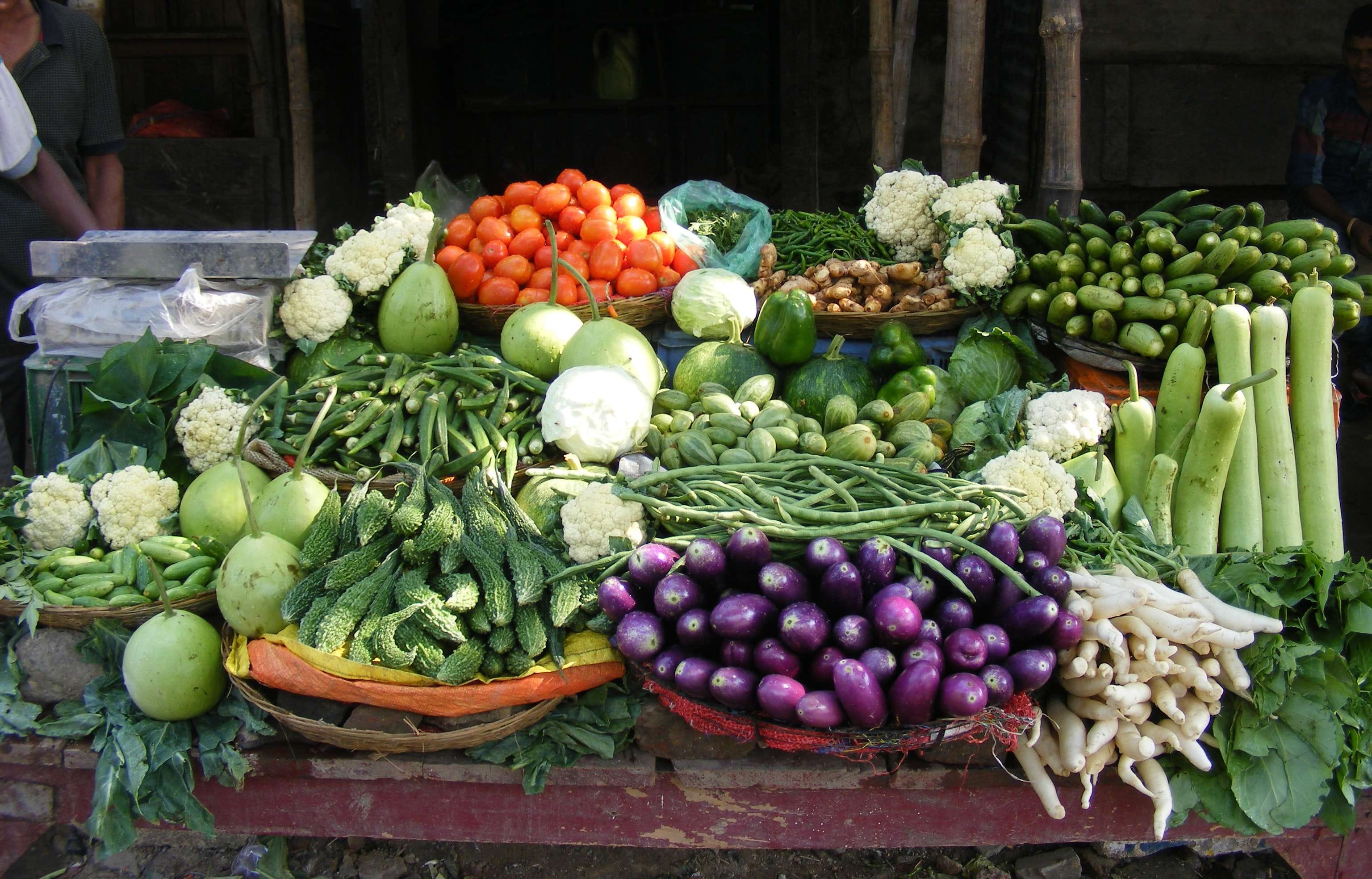 vegetables Price down due to arrival of more vegetables in gorakhpur