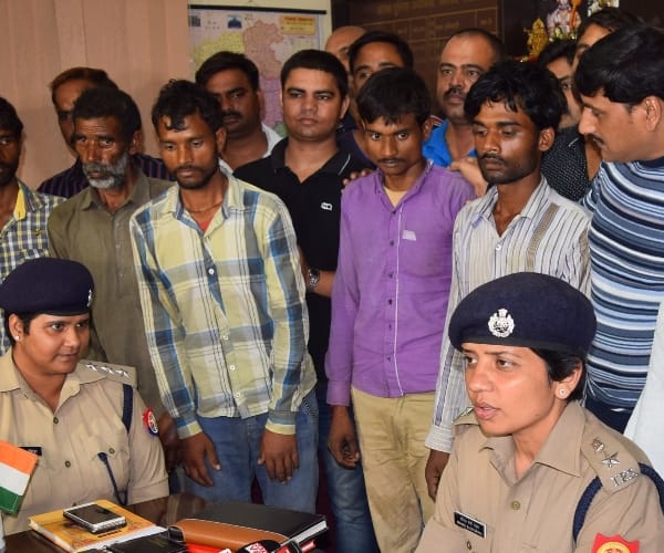 Five dacoit arrested in a rape and loot case in Lucknow.