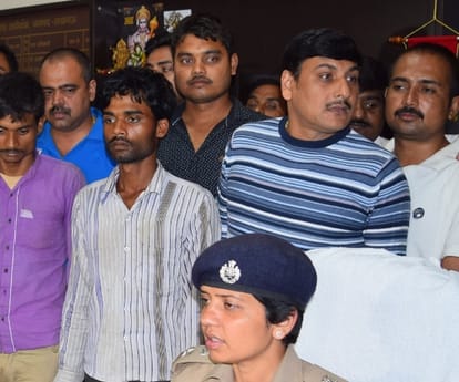 Five dacoit arrested in a rape and loot case in Lucknow.