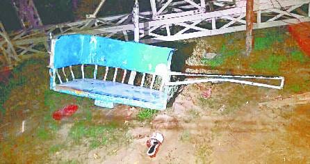Ramlila fair hammock broke, four injured