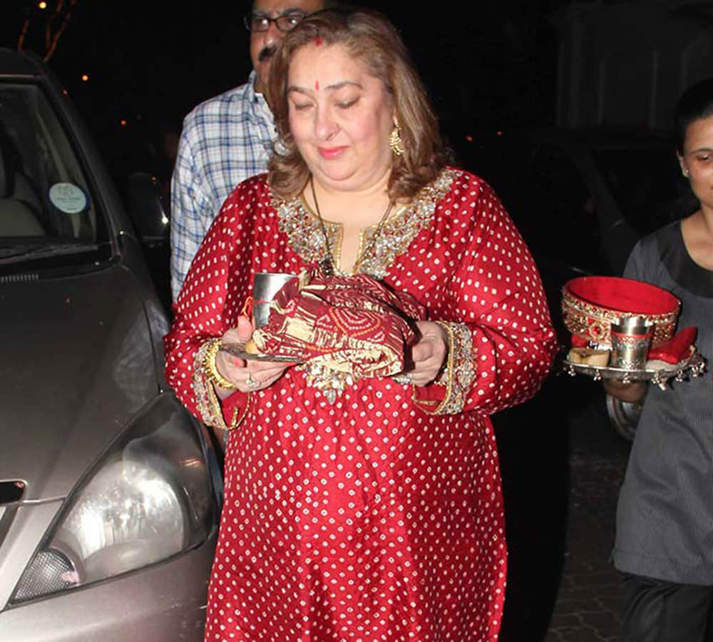 ranbir kapoors bua rima jain cries video