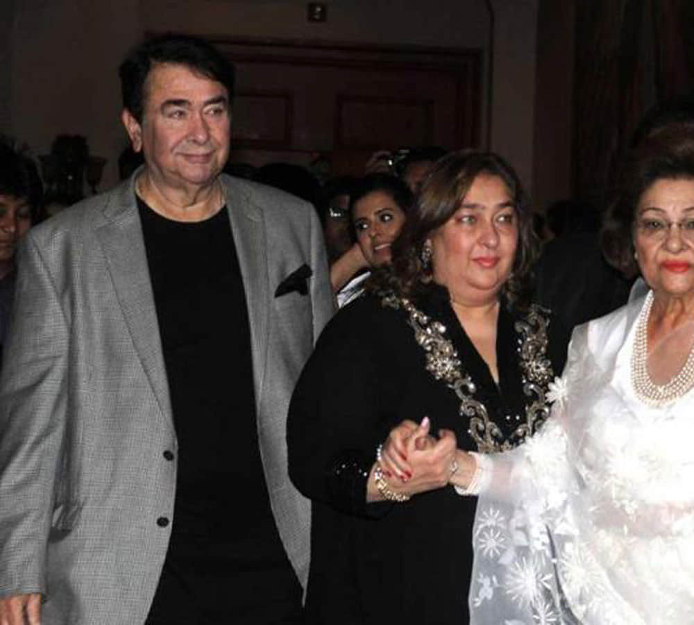 ranbir kapoors bua rima jain cries video