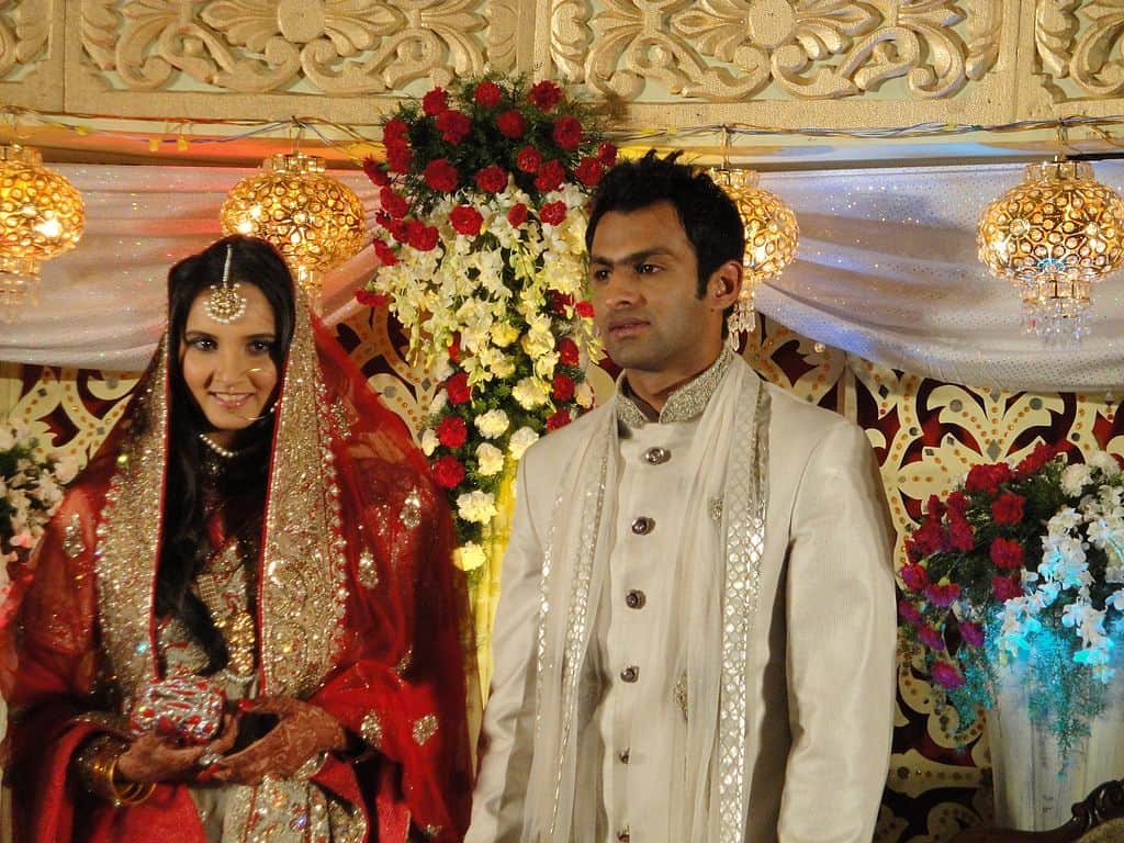 Pakistani Cricketers Who Fell In Love With Zeenat Aman And Sushmita Sen