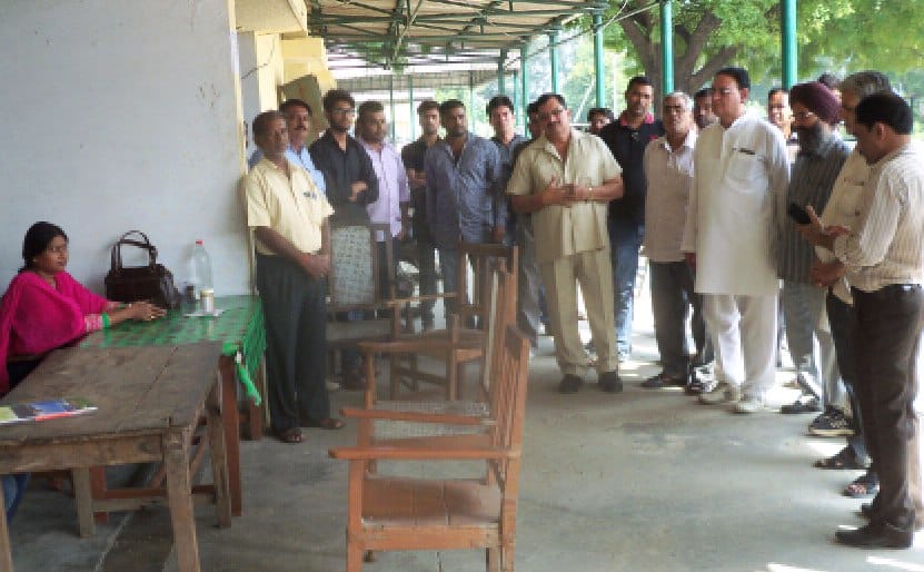 Former MLA arrived Mandi, Mandi Secretary hoop