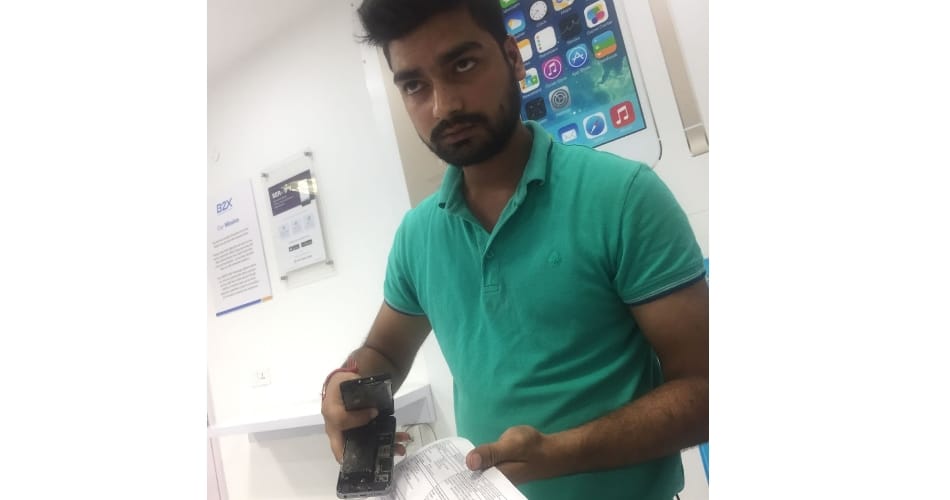 Attention iPhone users, Blast in Iphone 5s during charging in mohali punjab