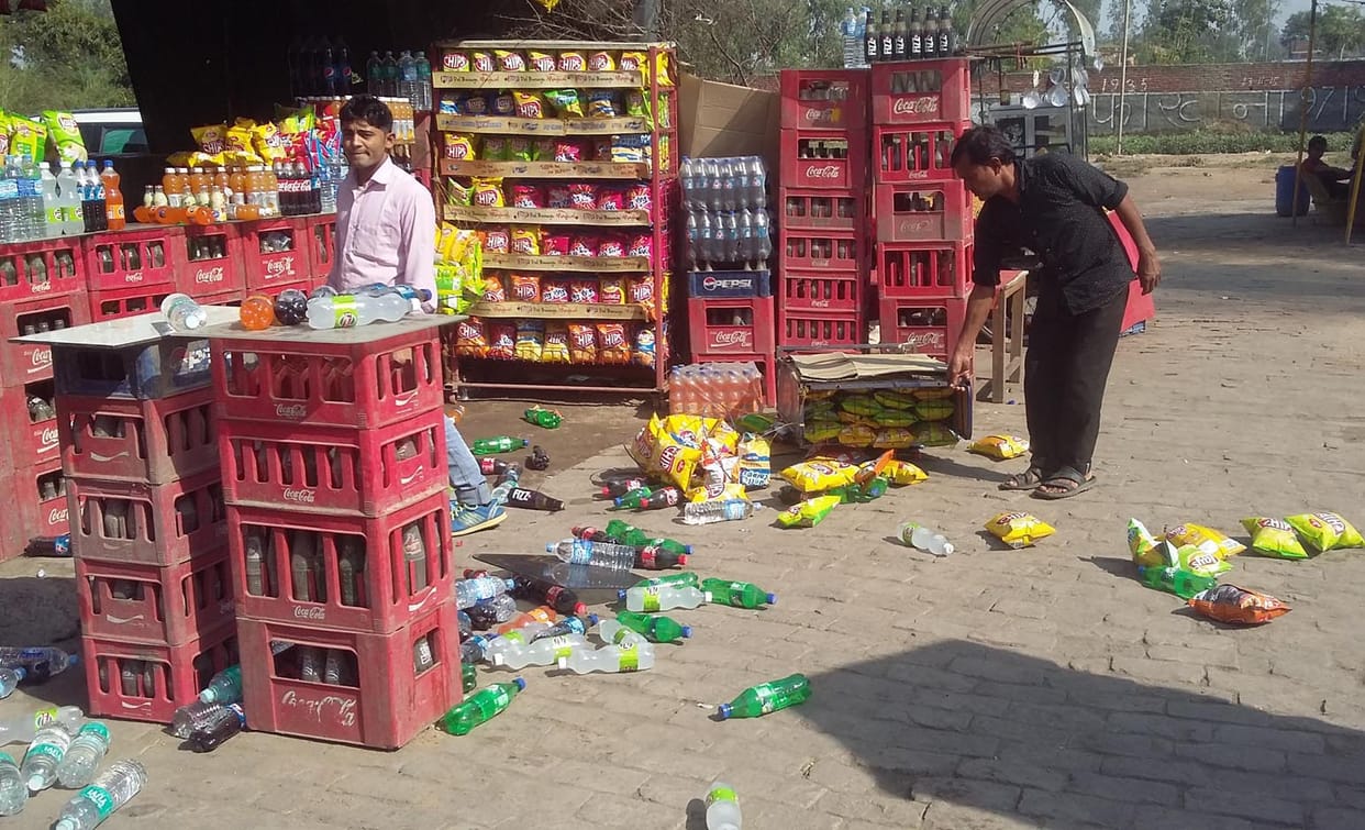 operators Serried on dhaba, assault