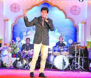 Deepak Raja and Sourabhi decorated the evening of Deva Mahotsav