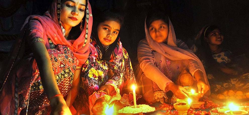 diwali 2017 shubh muhurt for lakshmi puja on this deepavali