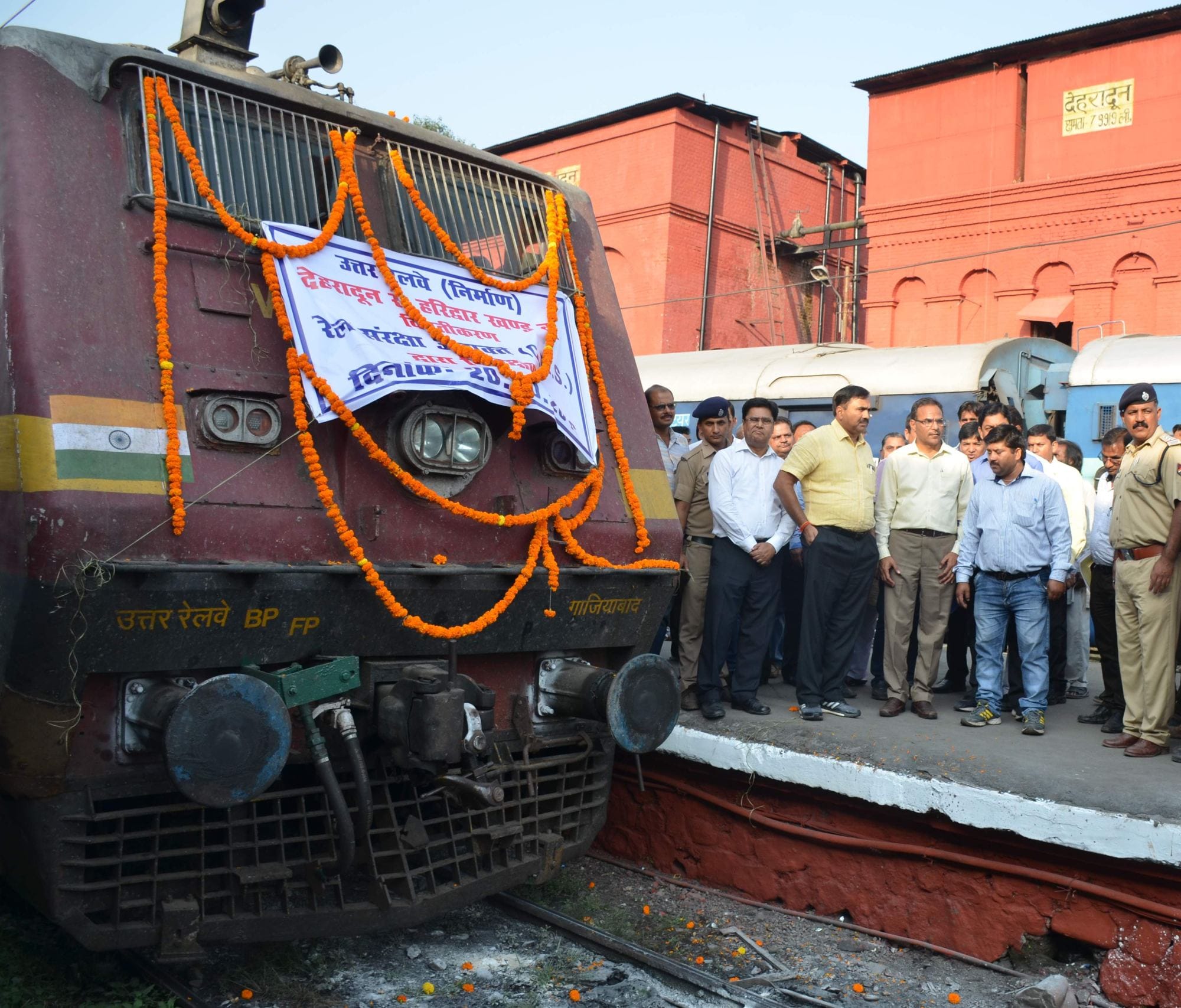first electric train from dehradun to haridwar.