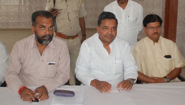 Son came to the defense of the former minister Jaiveer Singh