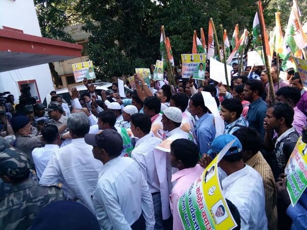 jharkhand congress committee two factions clashed sukhdev bhagat