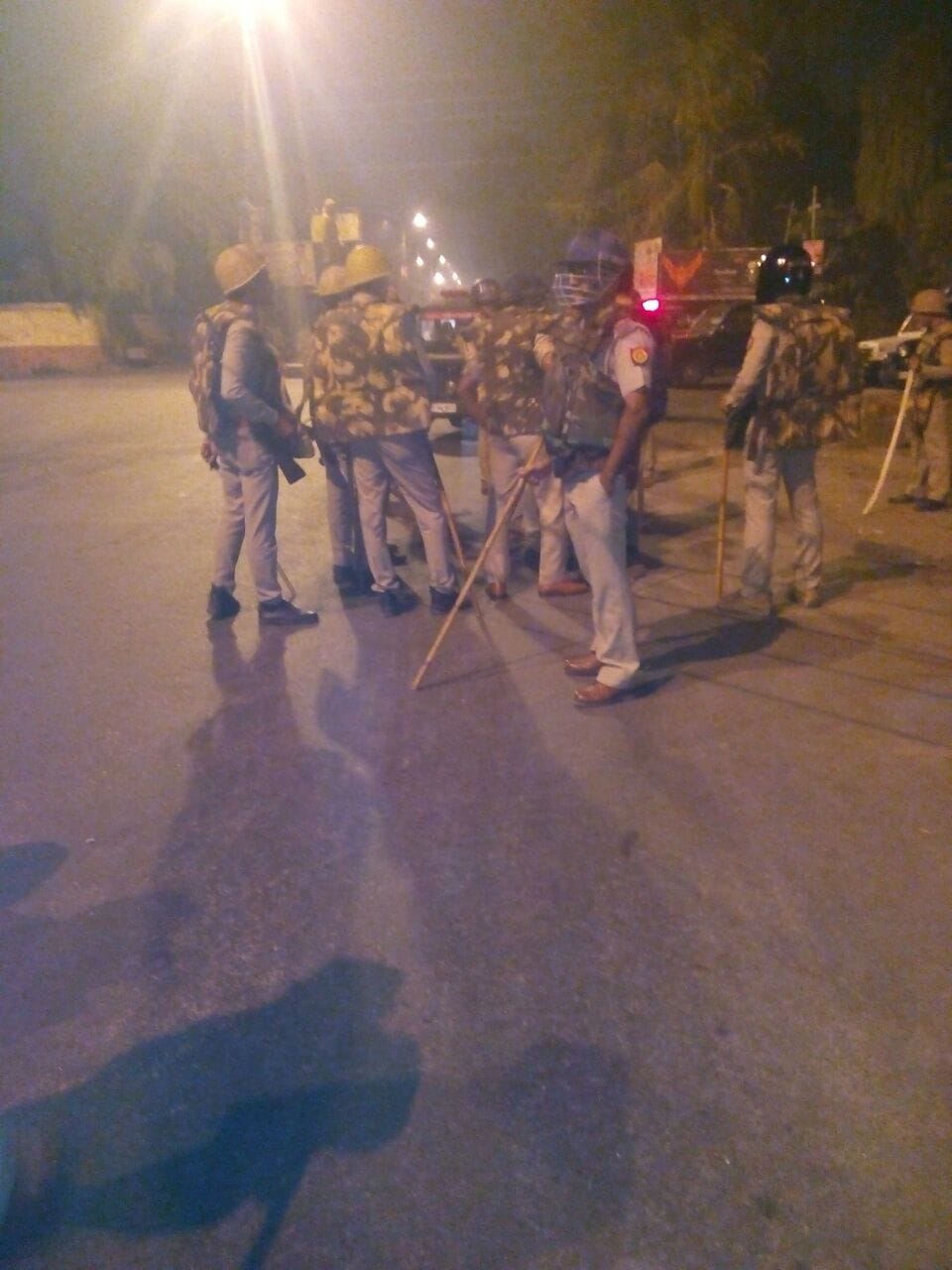  firing at hostal in lucknow university.