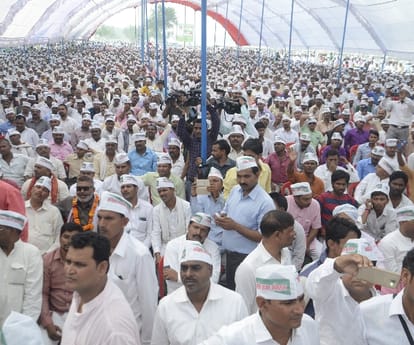 village pradhan protest in lucknow.