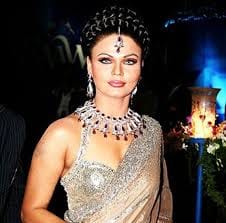 Rakhi Sawant in Meerut not stopped, not even by car down