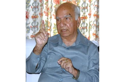 Shanta Kumar Reaction on Opposition Party Protest on Currency Ban in Parliament.
