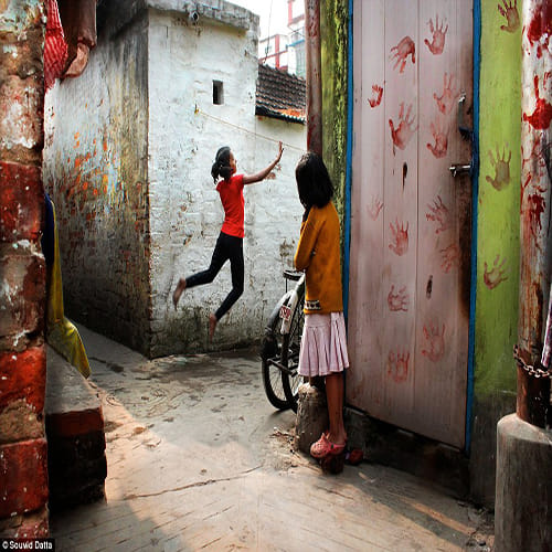 Heartbreaking photos of kolkata's notorious red-light 