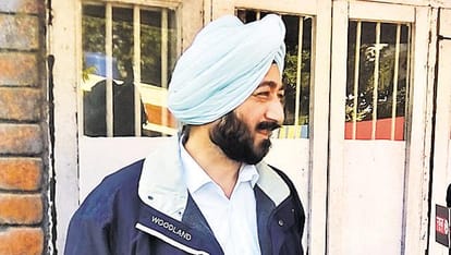gurdaspur police filed case against sp salwinder singh in lady police sexual harassment case