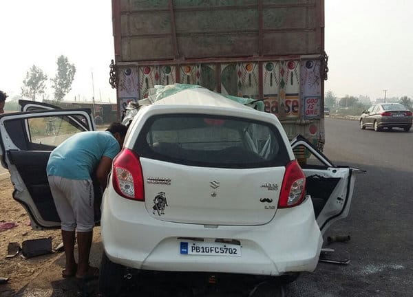 car accident on jalandhar ludhiana highway, two people killed on the spot