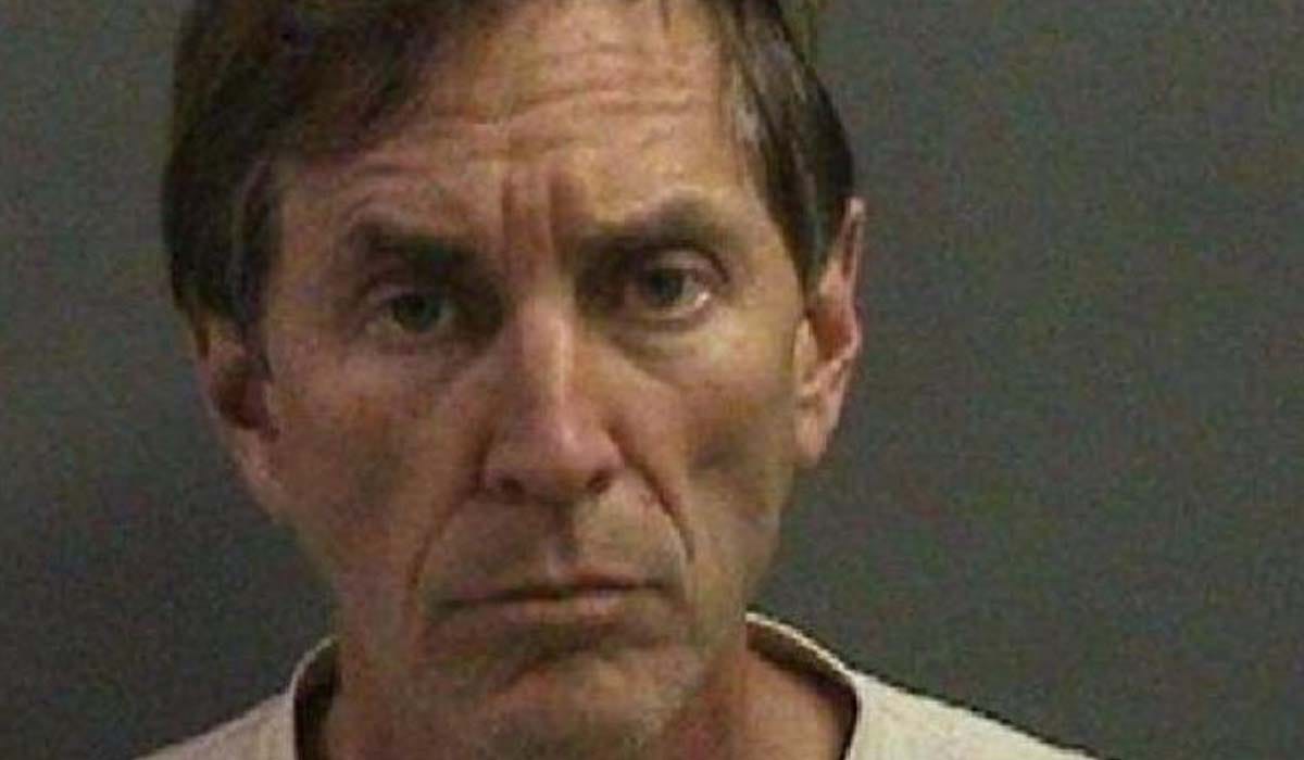 US man tried slits his throat in california court