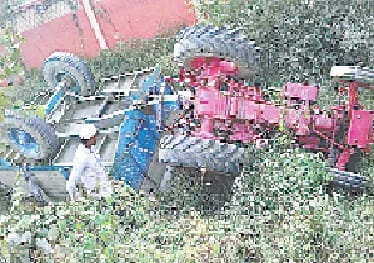 tractor palta ek ki maut
