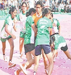 mahila kabbadi mein shamli ne jhanshi ko haraya