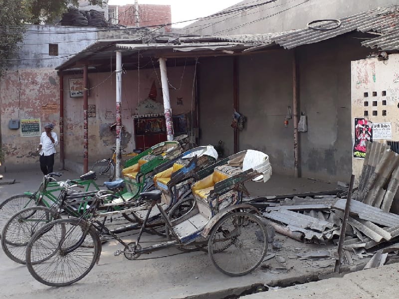 START was suddenly just bus Rickshaw shed, broken, Sunam, Sangrur