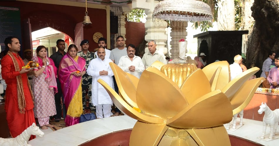Meet bjp president amit shah wife, know how's she celebrate her husband birthday
