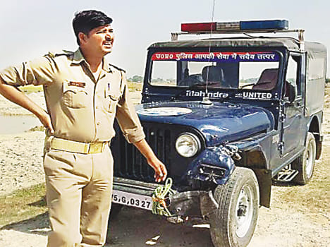 animal smuggler fire on police