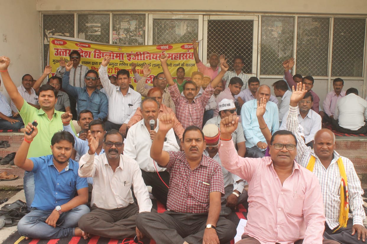 Diploma engineers continue to picket