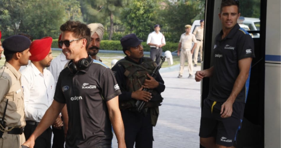 girl chased down ms dhonis hummer on her scooty