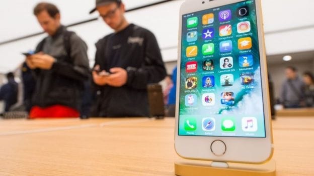  Amazon accused of selling fake goods