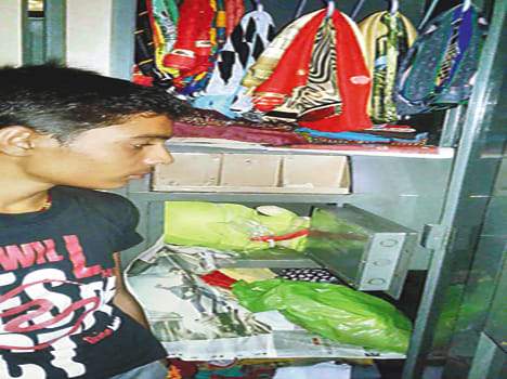 Saraf of miscreants ransacked house