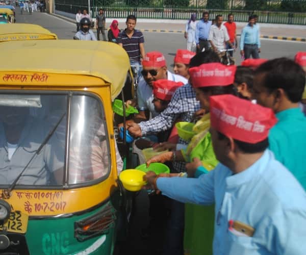 shikshamitra protest for their rights.