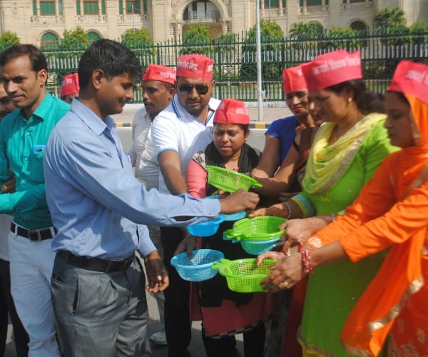shikshamitra protest for their rights.
